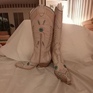 Winter white turq leather boot